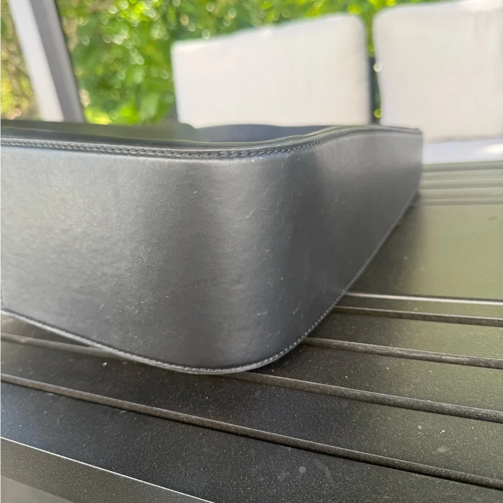 Banana Republic leather tote - Picture 10 of 11